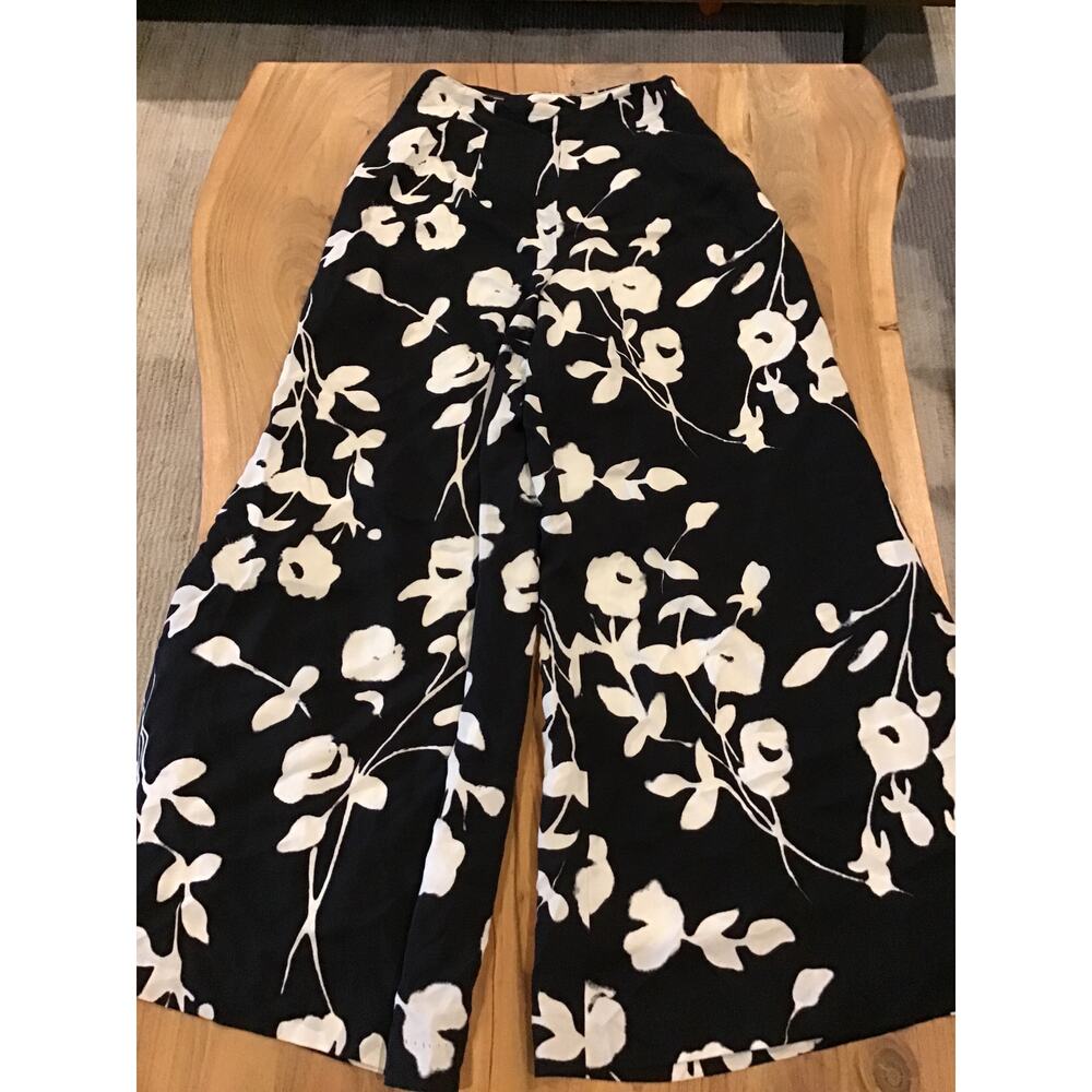 J. Peterman Company Pants Womens Size 8 Wide Leg 100% Silk‎ Black White Floral
